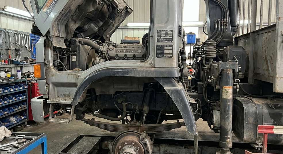 华菱星马 H6-随车吊-双后轴-HN5250JQQBC37C9M4 起重机