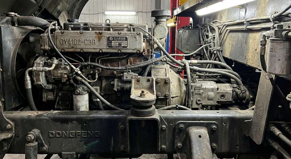 成龙威 EQ1081GJ12D5 起重机 成龙威 EQ1081GJ12D5 起重机