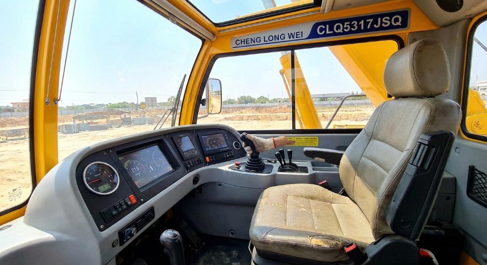 成龙威 CLQ5317JSQ 起重机