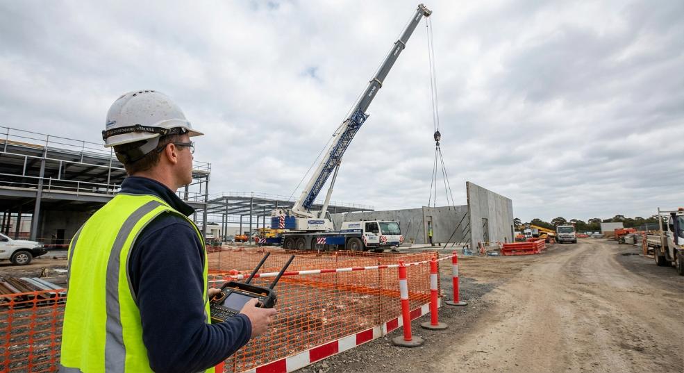 昊意科技 8吨无线遥控折叠臂 起重机 昊意科技 8吨无线遥控折叠臂 起重机