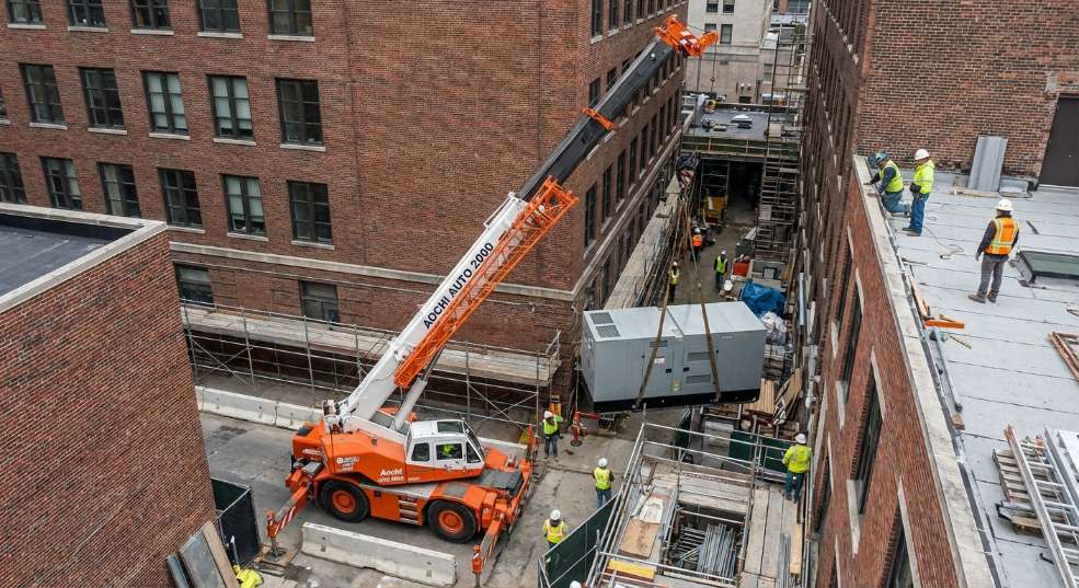 奥驰汽车 2000 起重机