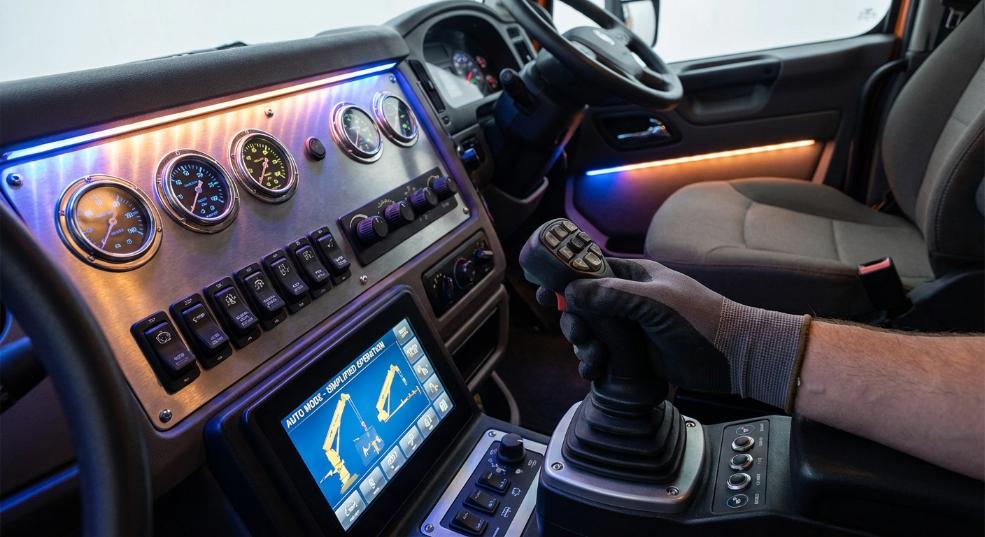 鲁兴大力 3.2吨随车吊 起重机