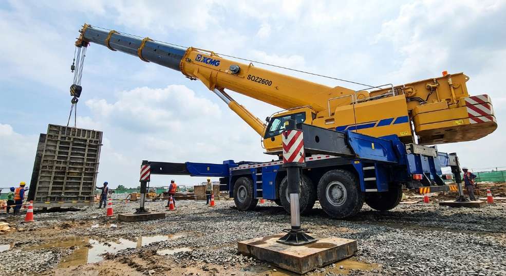 徐工 SQZ2600 起重机