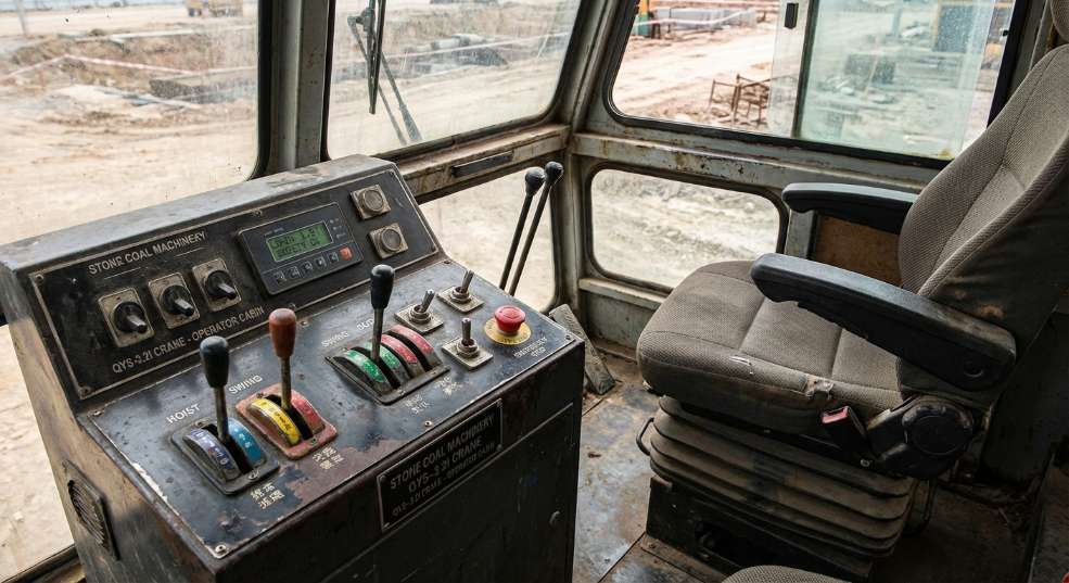 石煤机 QYS-3.2I 起重机