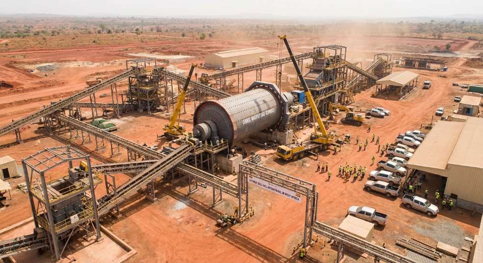 “中国造”最大球磨机在加纳共和国顺利进行吊装 “中国造”最大球磨机在加纳共和国顺利进行吊装