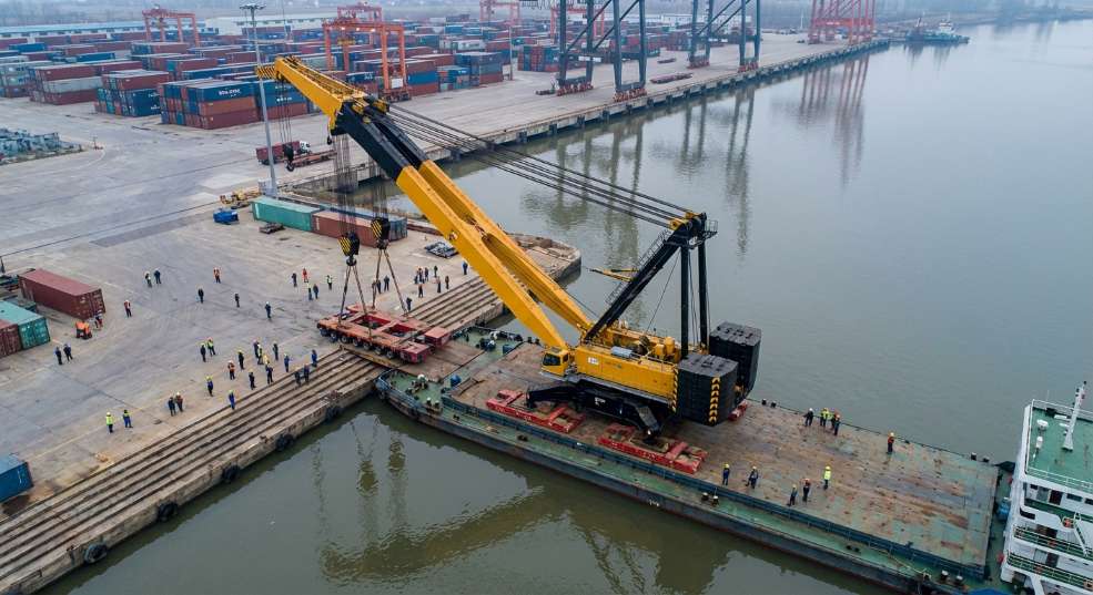 山东一建可移动式1000吨级管桁结构桅杆式起重机作业！