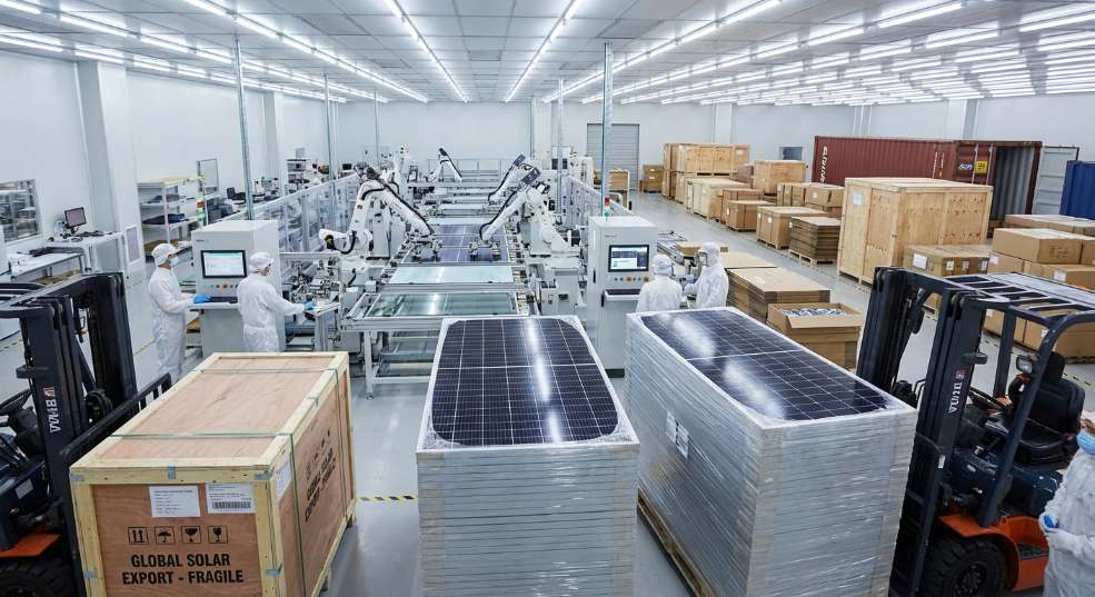 境外设立2家新公司！又一光伏上市企业加速全球化