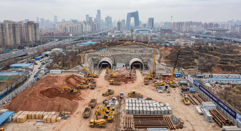 我国最长盾构高速公路隧道西线贯通! 我国最长盾构高速公路隧道西线贯通!