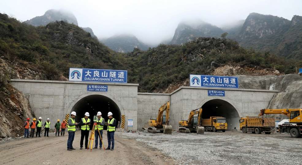 提前161天!云南勐绿高速公路大梁山隧道双线贯通 提前161天!云南勐绿高速公路大梁山隧道双线贯通