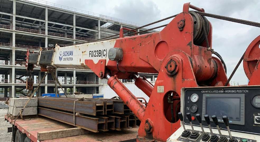 四川建设 F0/23B(C) 起重机