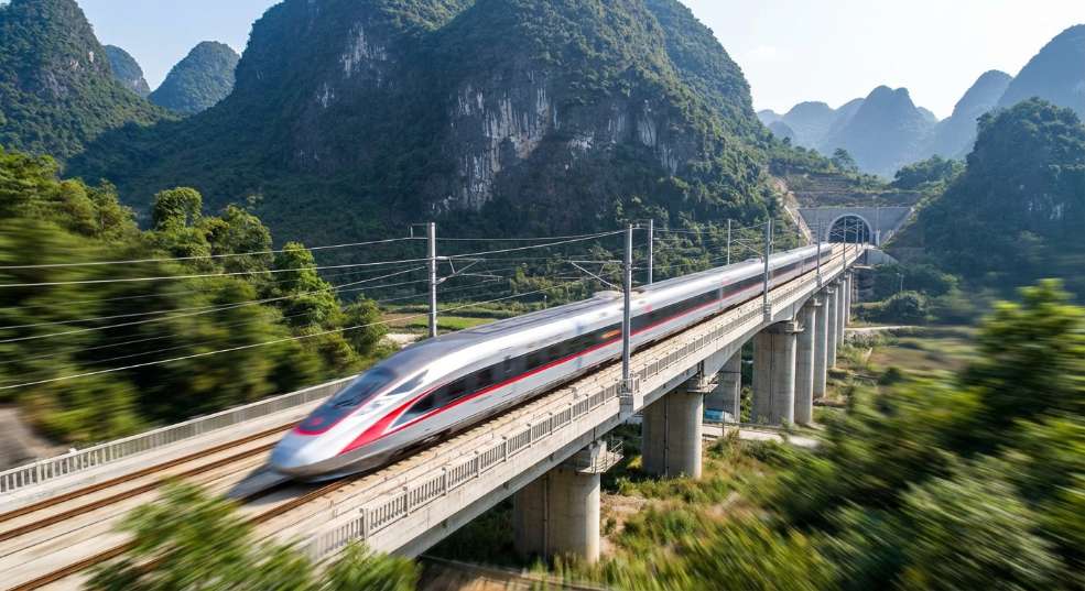 衔接“一带一路”重要线路!贵南高铁全线开通运营 衔接“一带一路”重要线路!贵南高铁全线开通运营
