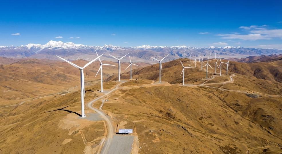 全球超高海拔地区单机容量最大风电机组成功吊装！