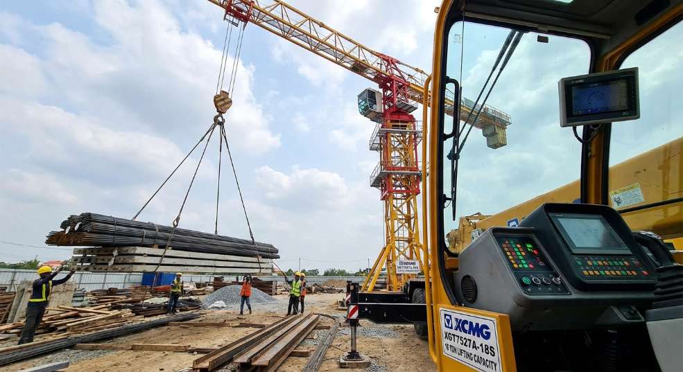 徐工 XGT7527A-18S 起重机