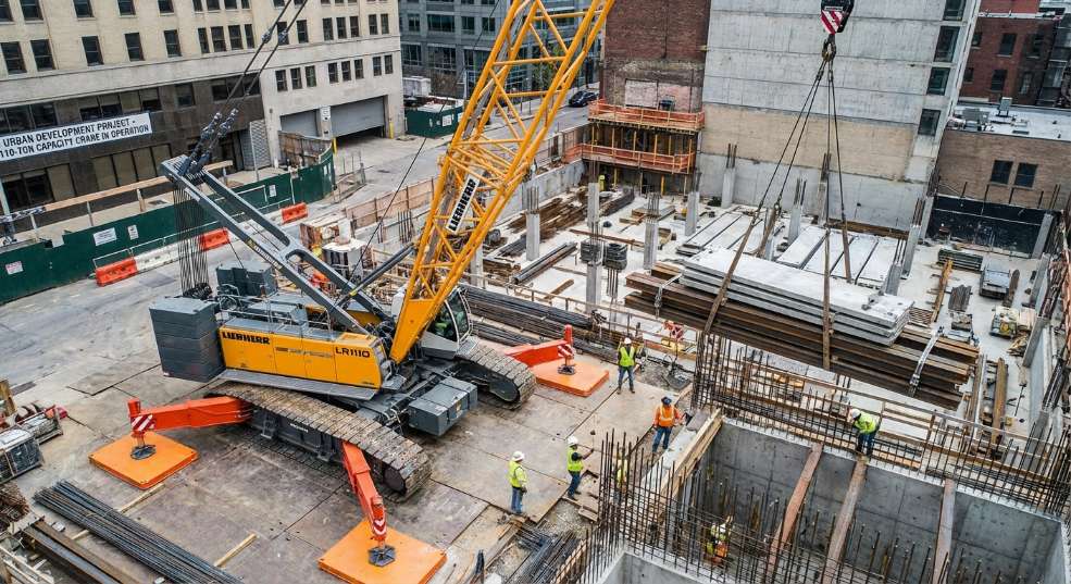 利勃海尔 LR1110 起重机