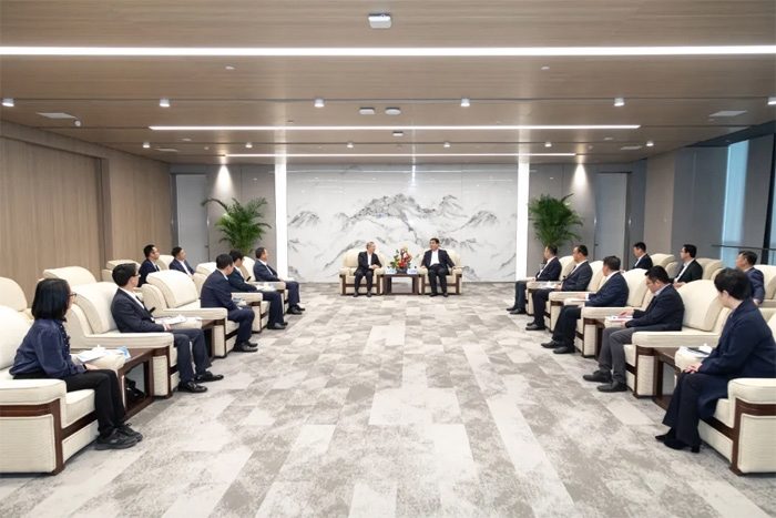 合作空间和潜力巨大！中国重汽与京东方签署战略合作协议